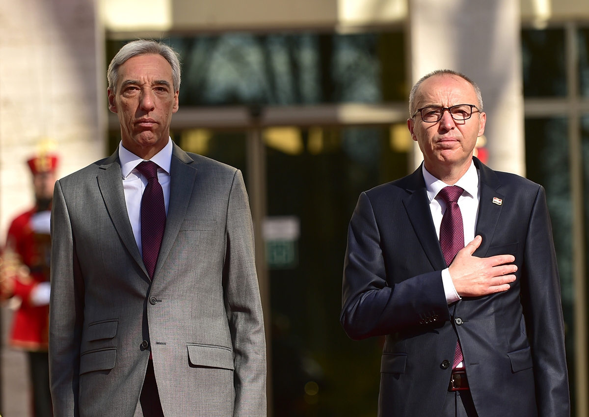 https://www.morh.hr/wp-content/gallery/ministar-krsticevic-s-portugalskim-ministrom-obrane-u-morh-u/20200306-mo-portugala-morh-07.jpg
