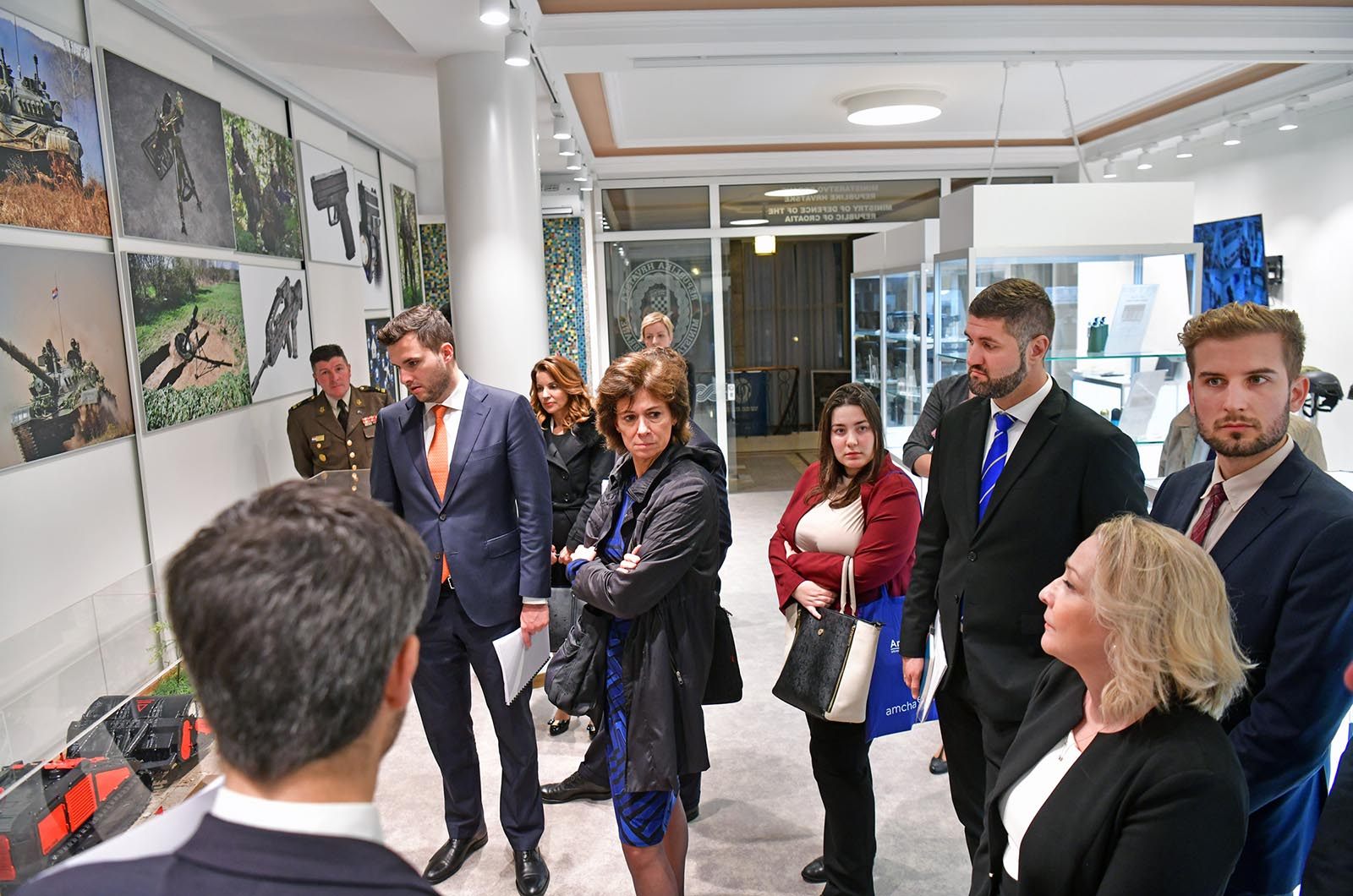 https://www.morh.hr/wp-content/gallery/ministar-krsticevic-s-predstavnicima-americke-gospodarske-komore-pri-eu/krsticevic_amchameu_mod_croatia_19072019_14.jpg