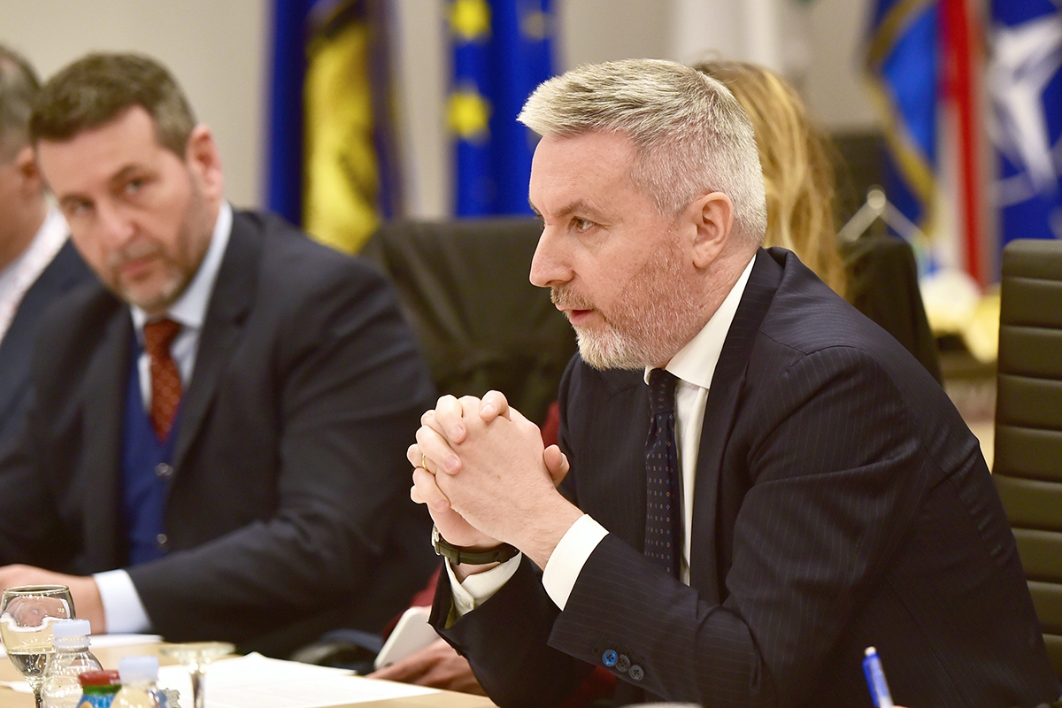 https://www.morh.hr/wp-content/gallery/ministar-krsticevic-s-talijanskim-ministrom-obrane-u-morh-u/20200304-krsticevic-guerini-morh-19.jpg