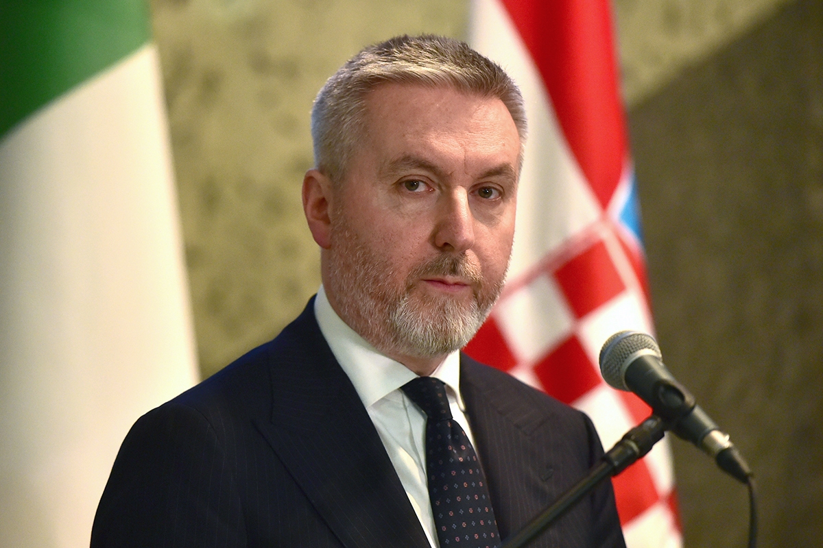 https://www.morh.hr/wp-content/gallery/ministar-krsticevic-s-talijanskim-ministrom-obrane-u-morh-u/20200304-krsticevic-guerini-morh-25.jpg