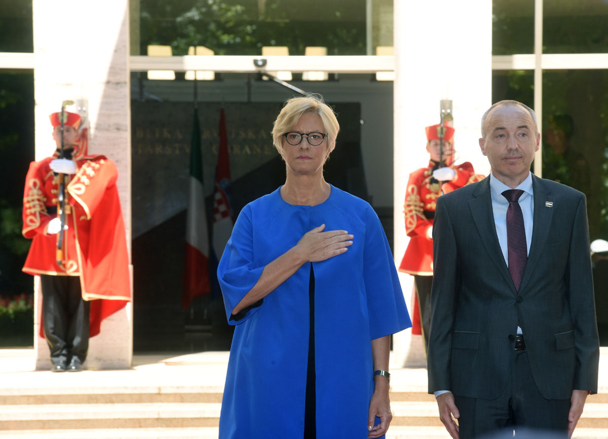 https://www.morh.hr/wp-content/gallery/ministar-krsticevic-s-talijanskom-ministricom-pinotti/mo_it_19072017_07.jpg