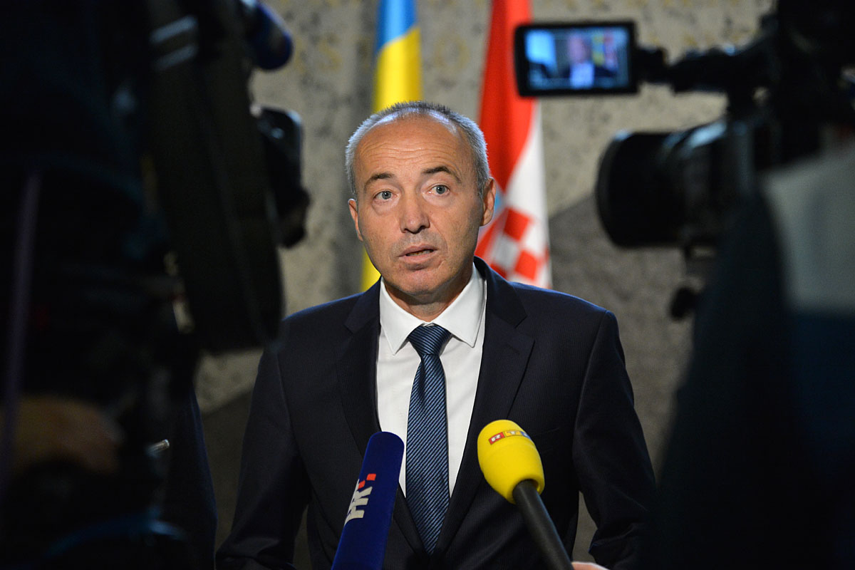 https://www.morh.hr/wp-content/gallery/ministar-krsticevic-sa-svedskim-ministrom-obrane-hultqvistom/sv_25092017_26.jpg