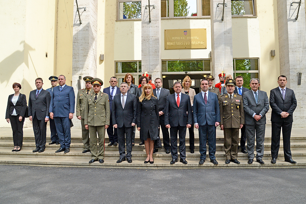 https://www.morh.hr/wp-content/gallery/ministar-obrane-republike-bugarske-u-sluzbenom-posjetu-morh-u/mo_bu_25042016_14.jpg