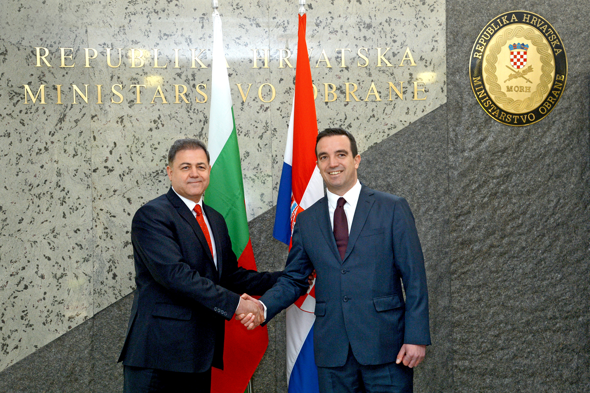 https://www.morh.hr/wp-content/gallery/ministar-obrane-republike-bugarske-u-sluzbenom-posjetu-morh-u/mo_bu_25042016_16.jpg