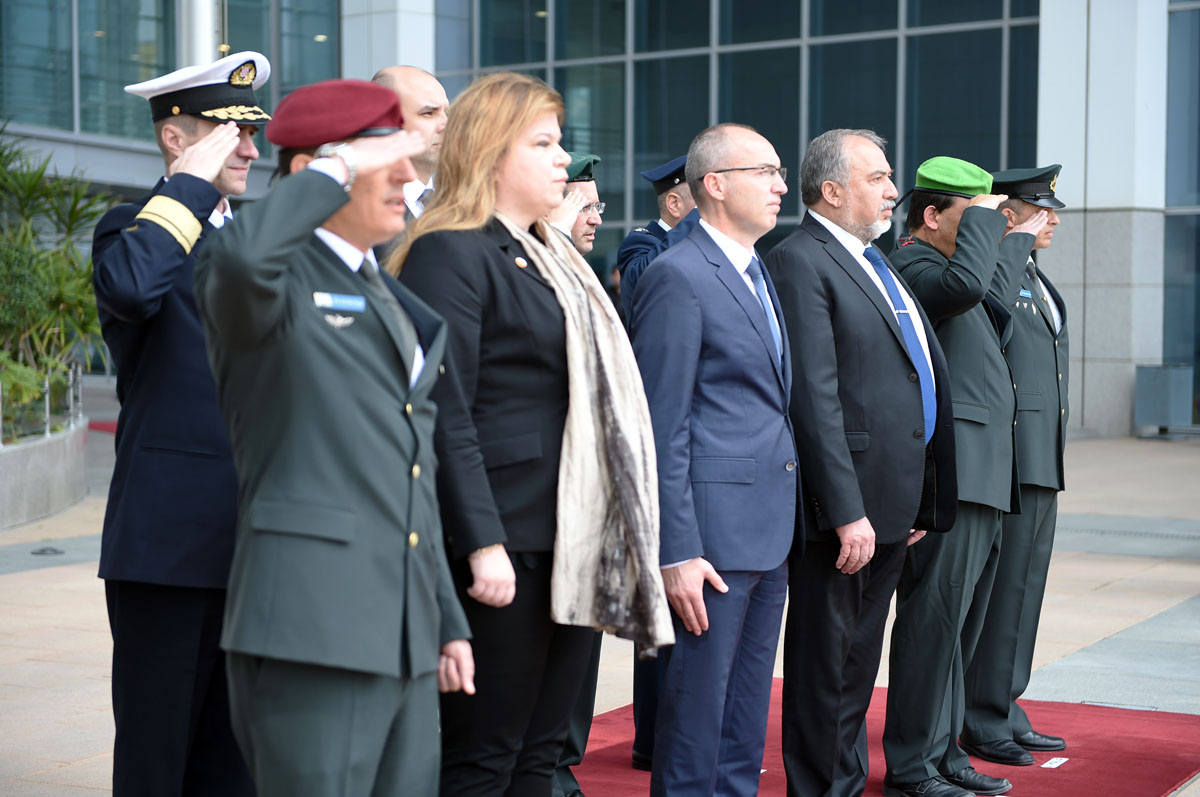 https://www.morh.hr/wp-content/gallery/ministar-obrane-rh-damir-krsticevic-posjetio-drzavu-izrael/israel-21032017_2_1.jpg