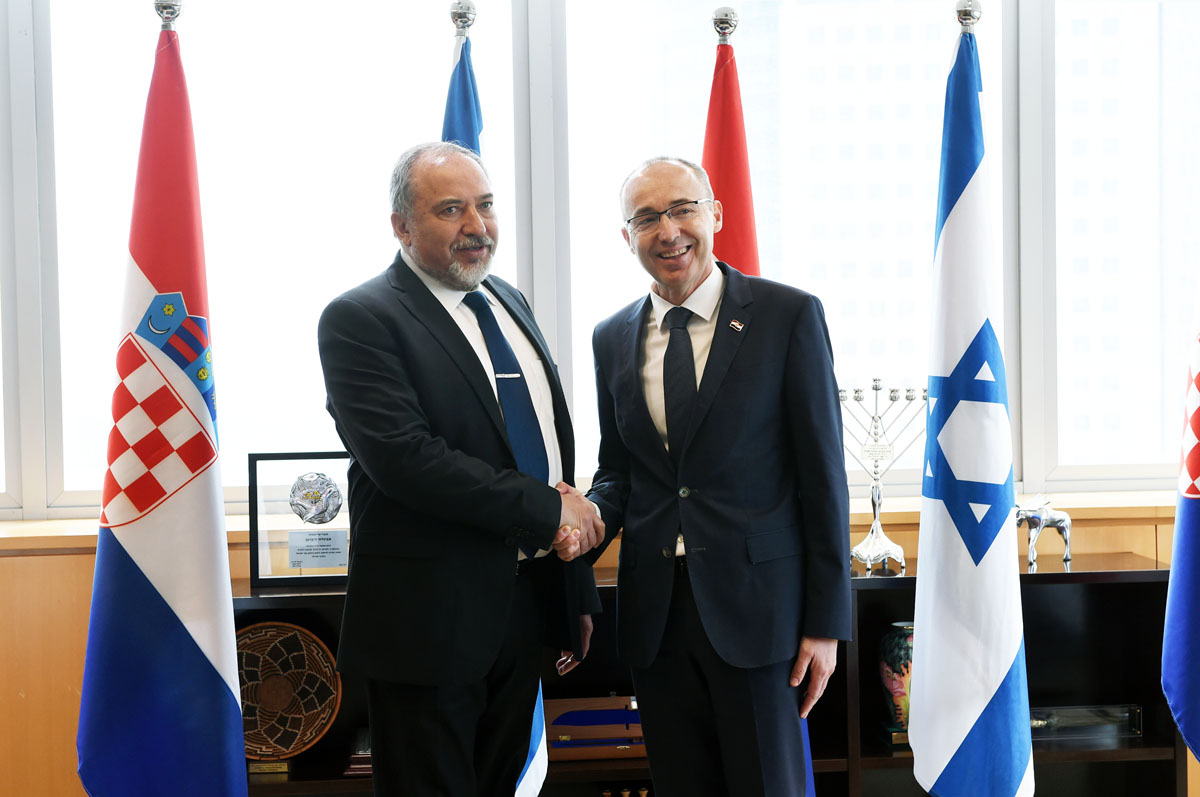 https://www.morh.hr/wp-content/gallery/ministar-obrane-rh-damir-krsticevic-posjetio-drzavu-izrael/israel-21032017_2_3.jpg