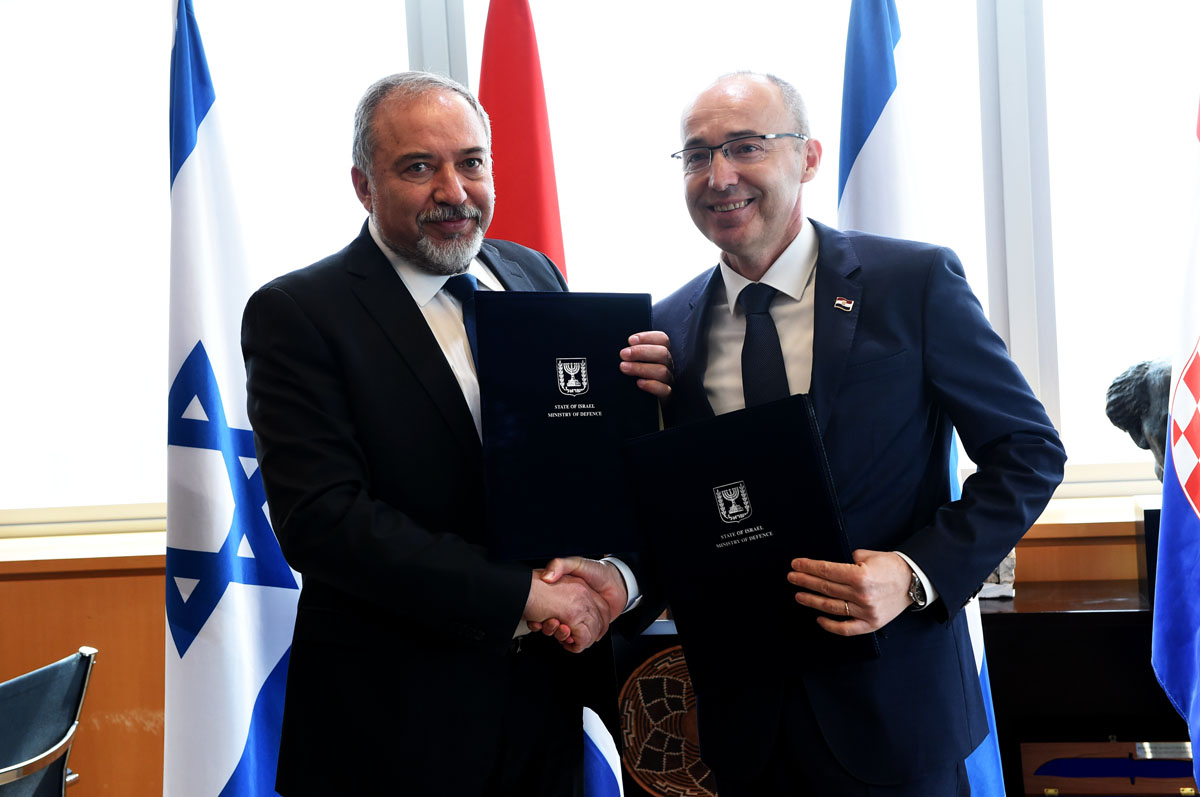 https://www.morh.hr/wp-content/gallery/ministar-obrane-rh-damir-krsticevic-posjetio-drzavu-izrael/israel-21032017_2_4.jpg