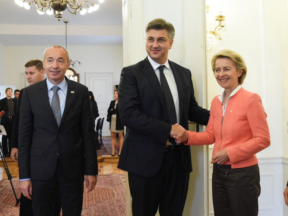 https://www.morh.hr/wp-content/gallery/ministrica-obrane-savezne-republike-njemacke-u-posjetu-morh-u/mo_srnj_04102017_22.jpg