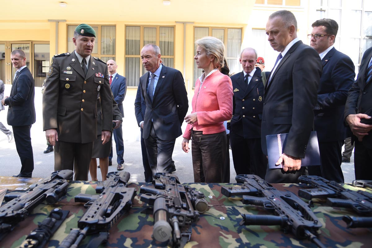 https://www.morh.hr/wp-content/gallery/ministrica-obrane-savezne-republike-njemacke-u-posjetu-morh-u/mo_srnj_04102017_27.jpg