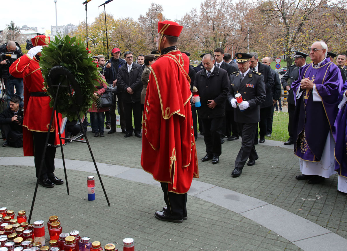 https://www.morh.hr/wp-content/gallery/misa-zadusnica-za-sve-poginule-hrvatske-branitelje-u-crkvi-sveta-mati-slobode/misa_02102016_24.jpg