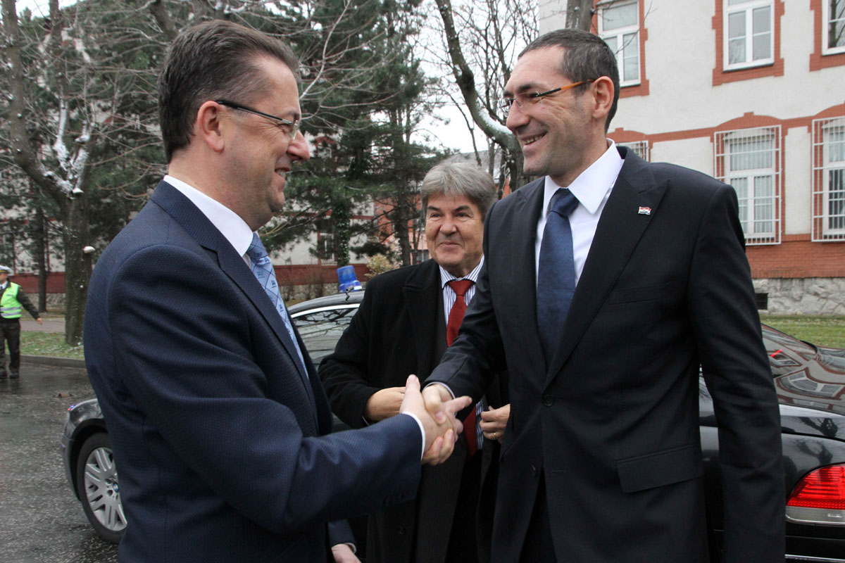https://www.morh.hr/wp-content/gallery/mo-u-slovakoj-04122012/svk_04122012_01.jpg