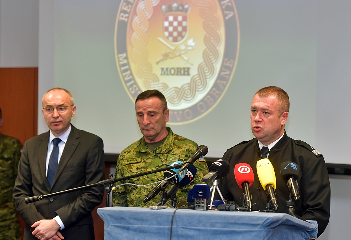 https://www.morh.hr/wp-content/gallery/morh-i-hrvatska-vojska-o-padu-helikoptera-kiowa-warrior/20200127-pressica_zemunik_09.jpg