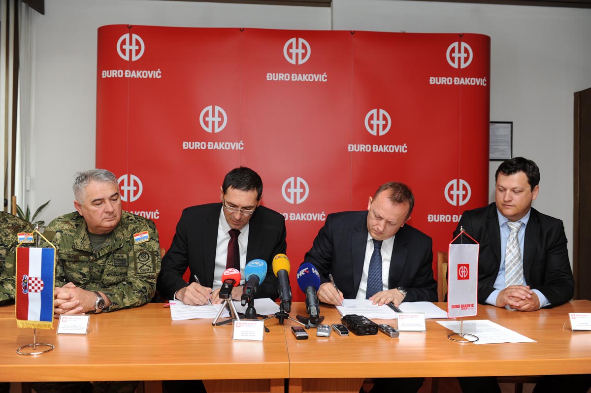 https://www.morh.hr/wp-content/gallery/morh-i-uro-akovi-potpisali-ugovor-vrijedan-112-milijuna-kn/ddjakovic_17052013_2.jpg
