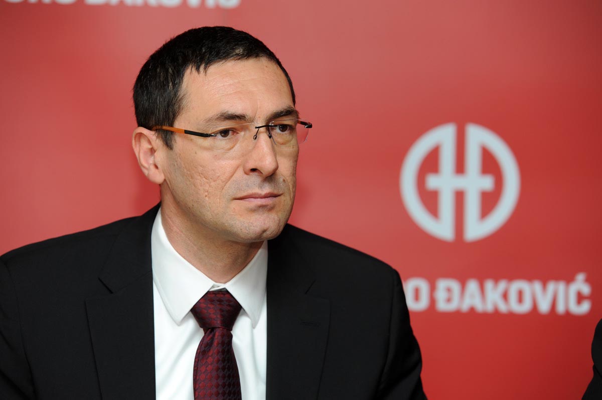 https://www.morh.hr/wp-content/gallery/morh-i-uro-akovi-potpisali-ugovor-vrijedan-112-milijuna-kn/ddjakovic_17052013_5.jpg