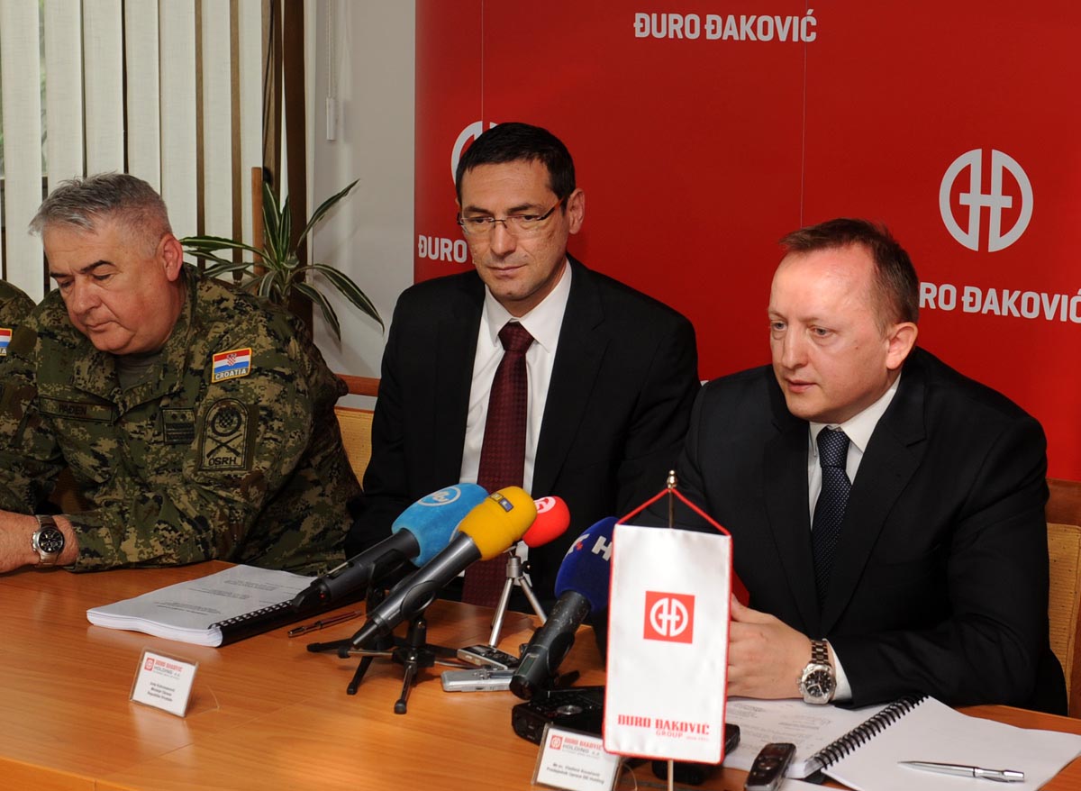 https://www.morh.hr/wp-content/gallery/morh-i-uro-akovi-potpisali-ugovor-vrijedan-112-milijuna-kn/ddjakovic_17052013_6.jpg