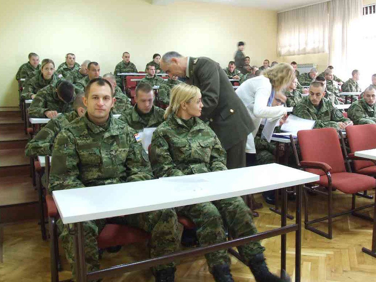 https://www.morh.hr/wp-content/gallery/morh-potpisao-740-ugovora-o-prijemu-u-djelatnu-vojnu-sluzbu/pozega_04112014_1.jpg