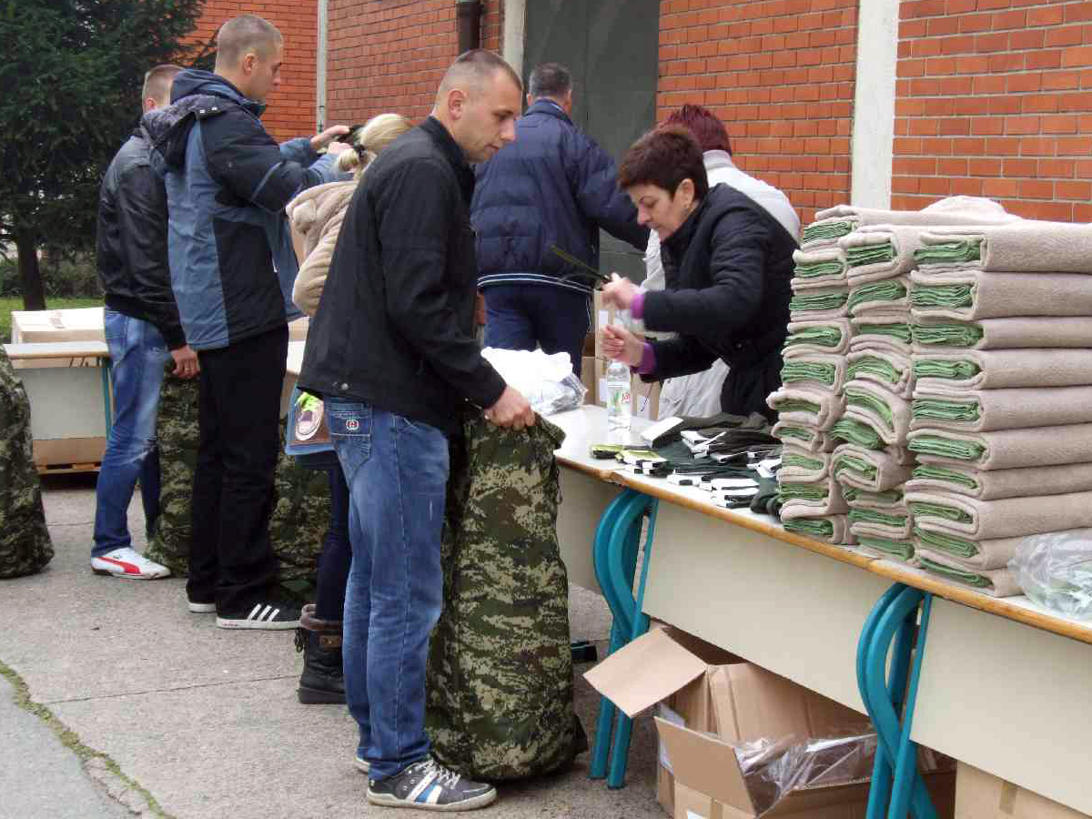 https://www.morh.hr/wp-content/gallery/morh-potpisao-740-ugovora-o-prijemu-u-djelatnu-vojnu-sluzbu/pozega_04112014_3.jpg