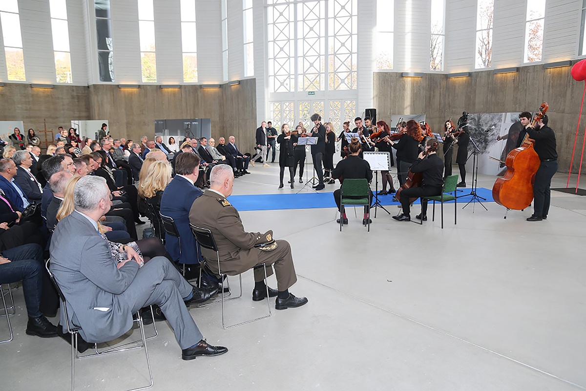 https://www.morh.hr/wp-content/gallery/morh-sudjeluje-na-smotri-sveucilista-u-zagrebu/smotra_sveucilista_22112019_02.jpg