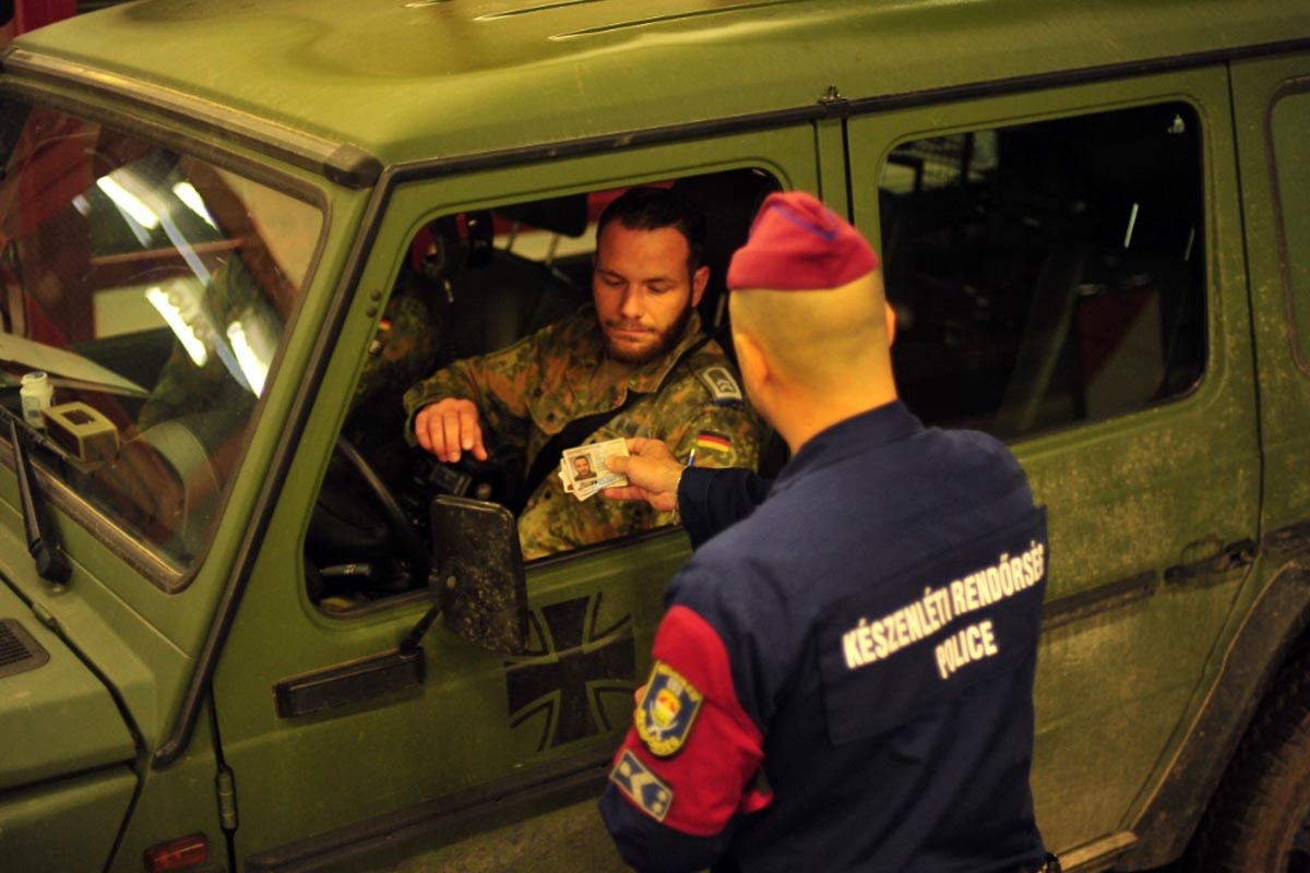 https://www.morh.hr/wp-content/gallery/multinacionalna-bojna-krenula-iz-hrvatske-prema-madarskoj/immediate_response_19_01062019_25.jpg