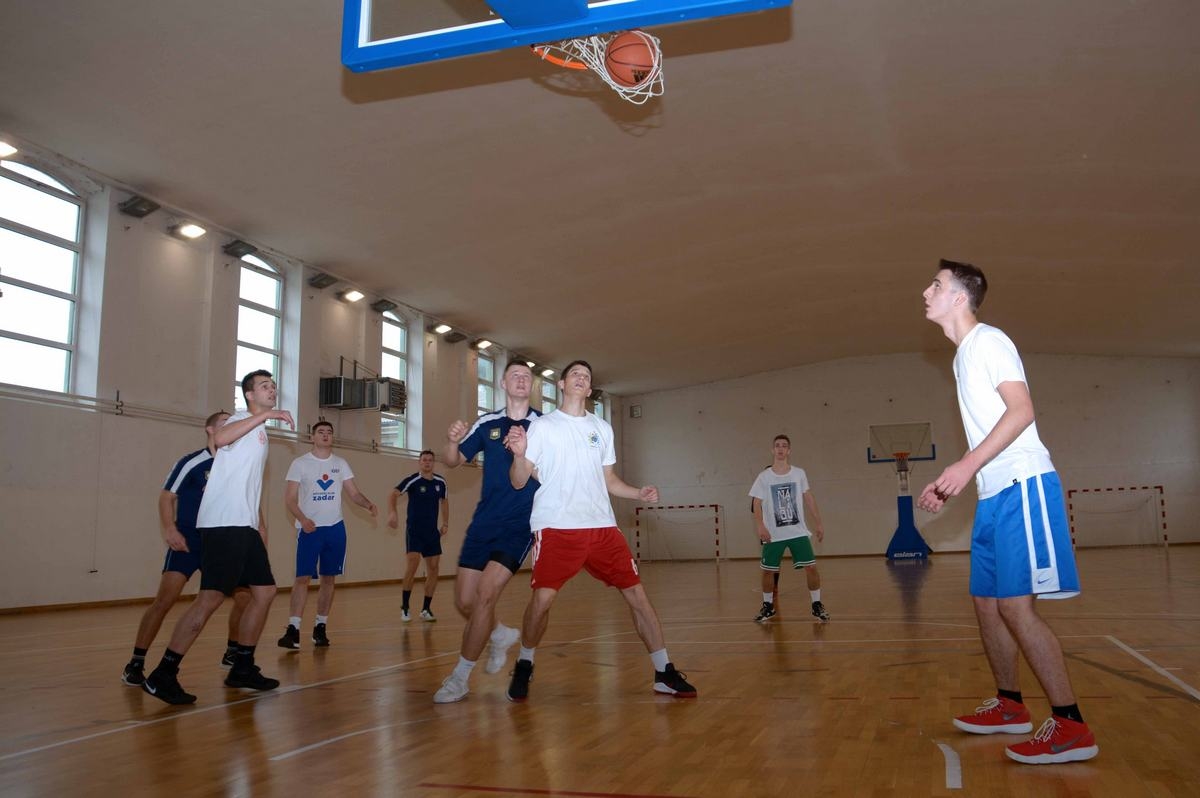 https://www.morh.hr/wp-content/gallery/na-hvu-dr-franjo-tudman-odrzan-sportski-dan/sportski_dan_hvu_061218_06.jpg