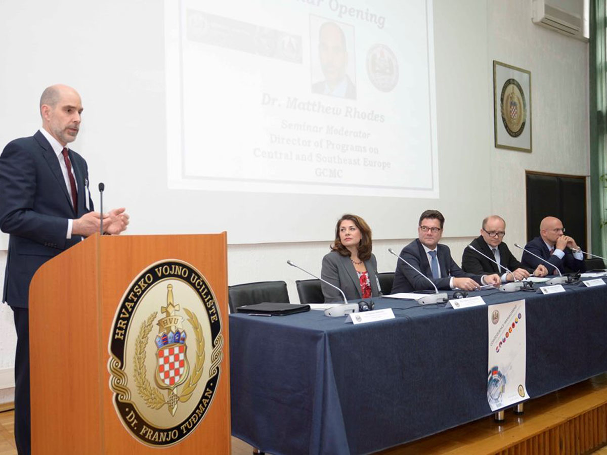 https://www.morh.hr/wp-content/gallery/na-hvu-odrzan-seminar-o-upravljanju-migrantskim-tokovima/seminar_09062016_2.jpg
