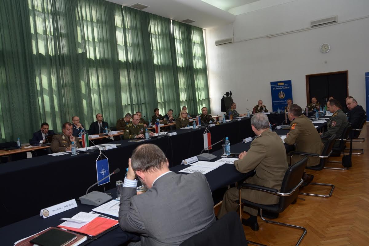 https://www.morh.hr/wp-content/gallery/na-hvu-odrzana-medunarodna-godisnja-konferencija-cefme/cefme_27102016_13.jpg