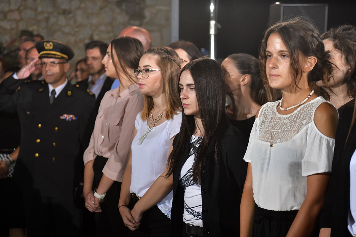 https://www.morh.hr/wp-content/gallery/na-kninskoj-tvrdavi-odrzan-prijem-ratnih-zapovjednika/prijam_za_ratne_zapovjednike_04082019_02.jpg