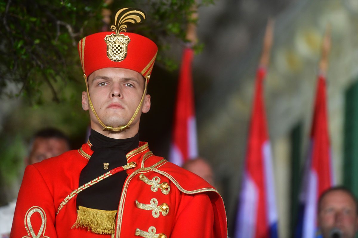 https://www.morh.hr/wp-content/gallery/na-kninskoj-tvrdavi-odrzan-prijem-ratnih-zapovjednika/prijam_za_ratne_zapovjednike_04082019_03.jpg