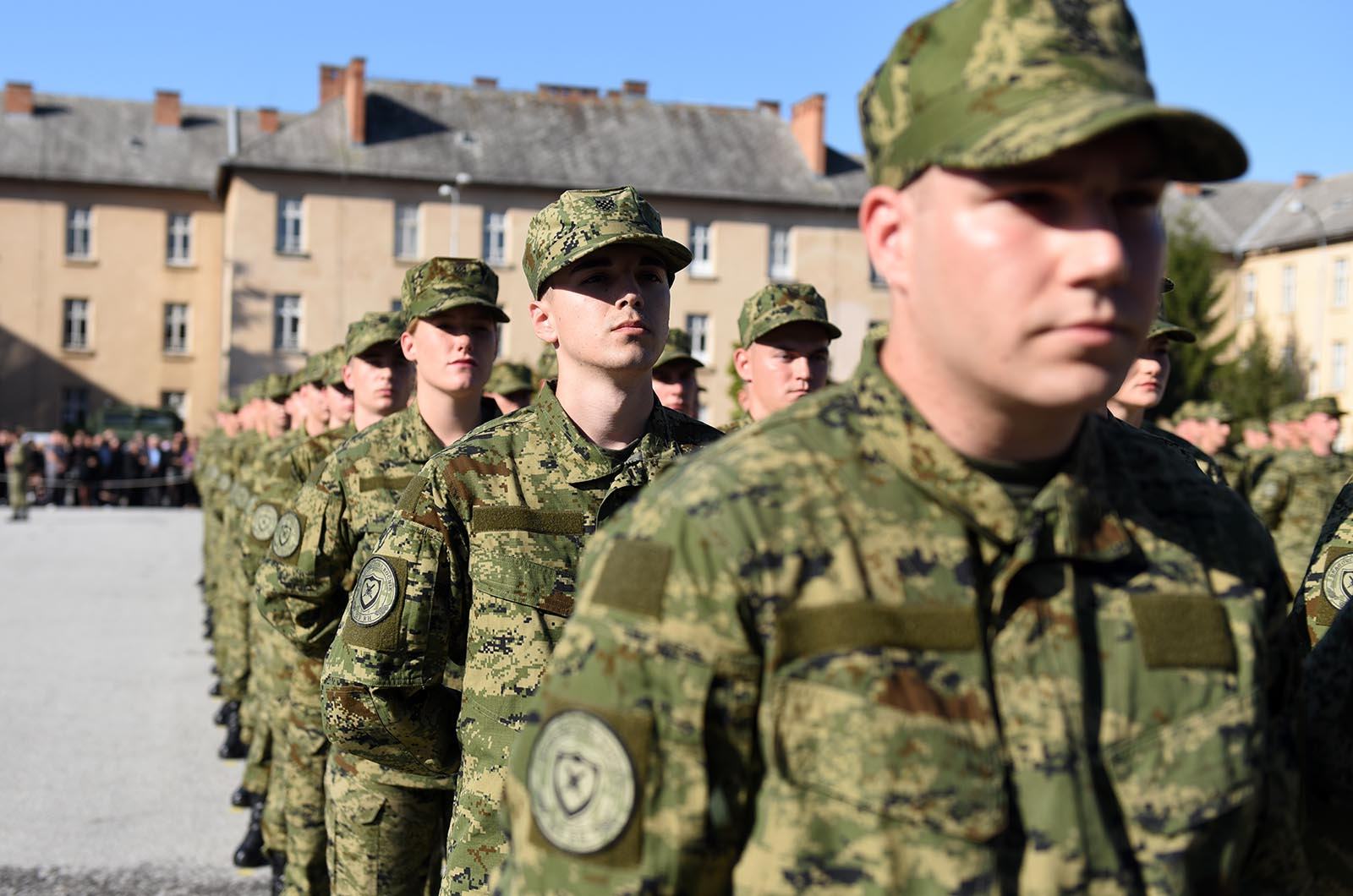 https://www.morh.hr/wp-content/gallery/na-vjernost-domovini-prisegnulo-288-rocnika/26_narastaj_dragovoljnih_rocnika_hv_osrh_121019_09.jpg