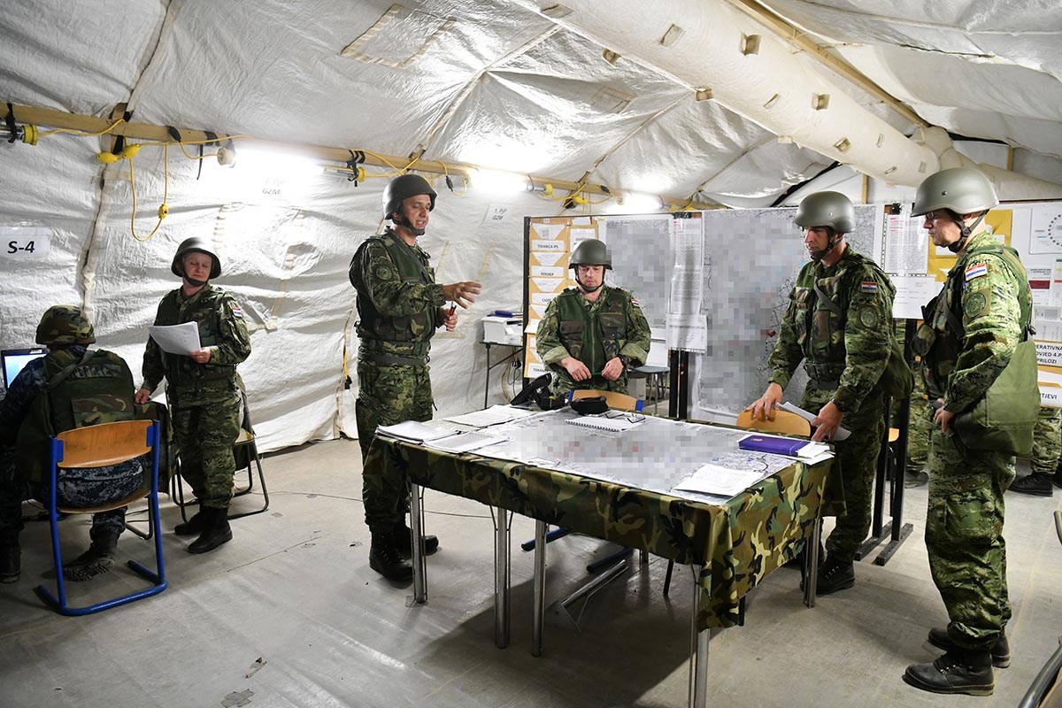https://www.morh.hr/wp-content/gallery/na-vojnom-poligonu-u-slunju-odrzana-vjezba-puma-19/puma_19_03062019_02.jpg