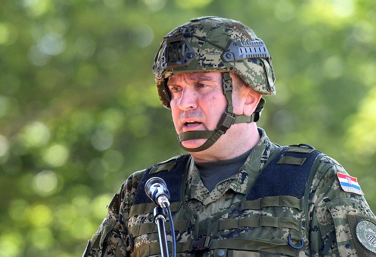 https://www.morh.hr/wp-content/gallery/na-vojnom-poligonu-u-slunju-odrzana-vjezba-puma-19/puma_19_03062019_10.jpg