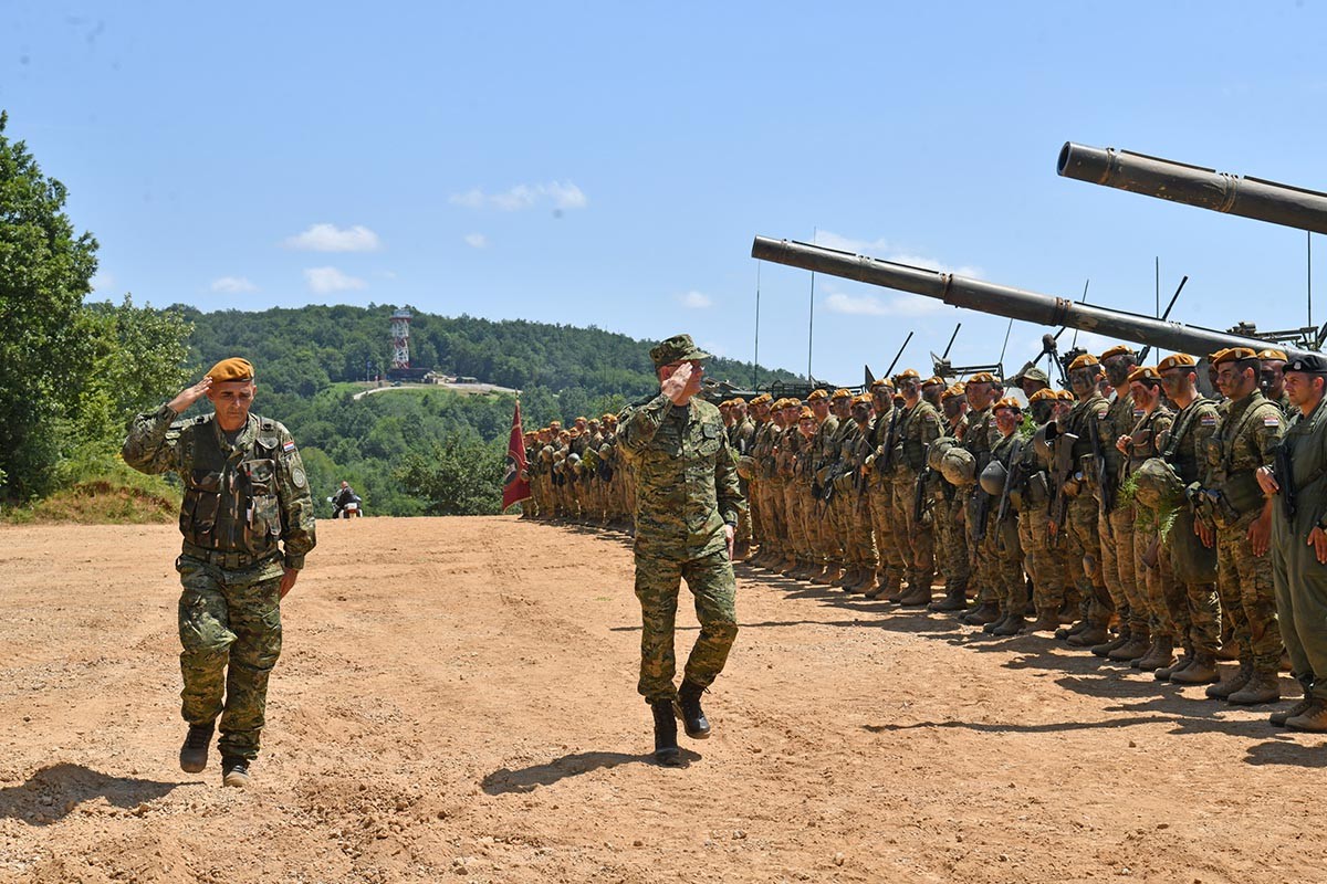 https://www.morh.hr/wp-content/gallery/na-vojnom-poligonu-u-slunju-odrzana-vjezba-puma-19/puma_19_03062019_24.jpg