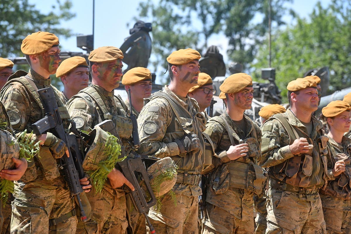 https://www.morh.hr/wp-content/gallery/na-vojnom-poligonu-u-slunju-odrzana-vjezba-puma-19/puma_19_03062019_31.jpg