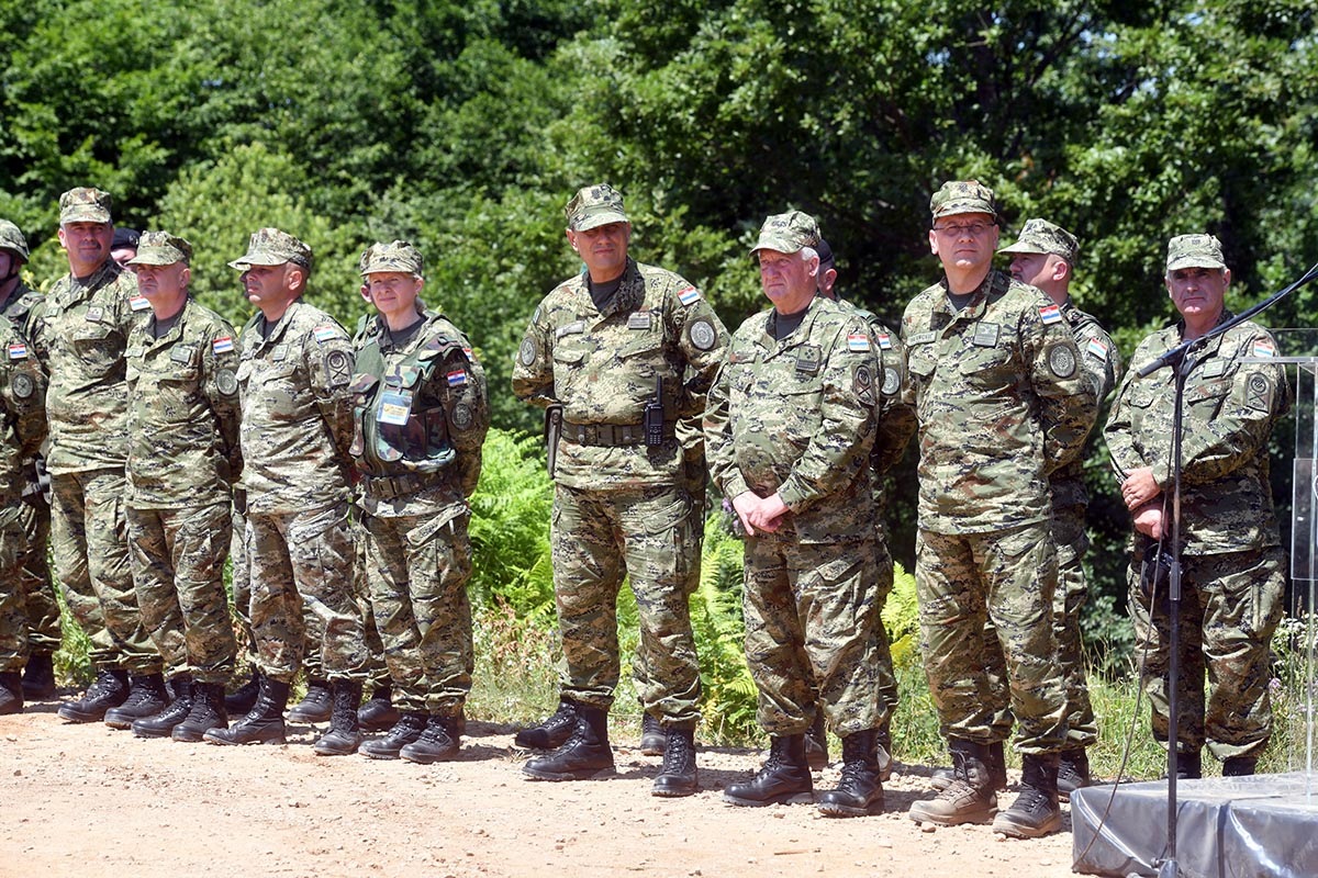 https://www.morh.hr/wp-content/gallery/na-vojnom-poligonu-u-slunju-odrzana-vjezba-puma-19/puma_19_03062019_33.jpg