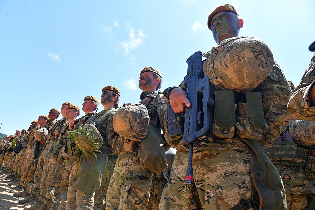 https://www.morh.hr/wp-content/gallery/na-vojnom-poligonu-u-slunju-odrzana-vjezba-puma-19/puma_19_03062019_37.jpg