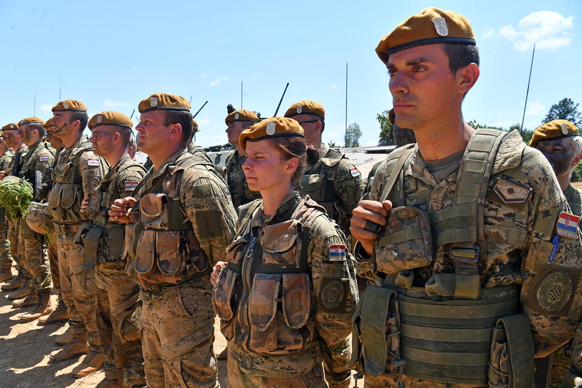 https://www.morh.hr/wp-content/gallery/na-vojnom-poligonu-u-slunju-odrzana-vjezba-puma-19/puma_19_03062019_38.jpg