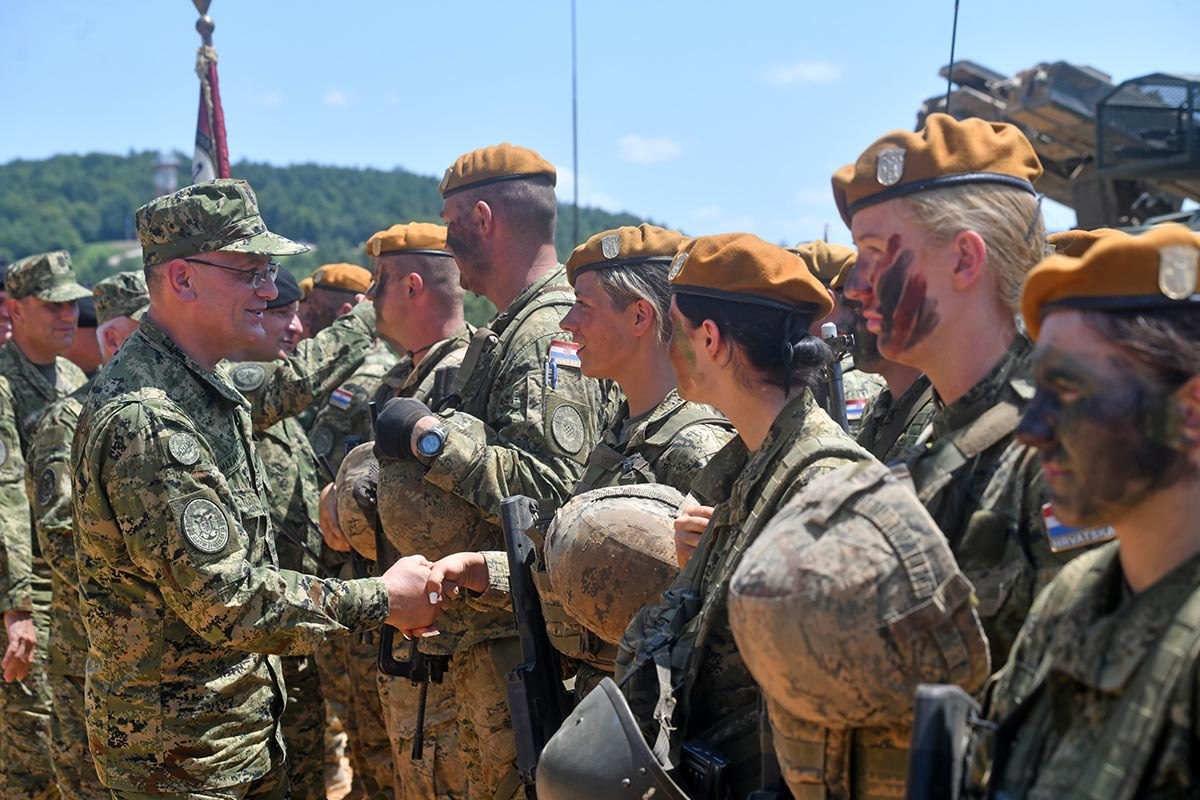 https://www.morh.hr/wp-content/gallery/na-vojnom-poligonu-u-slunju-odrzana-vjezba-puma-19/puma_19_03062019_42.jpg