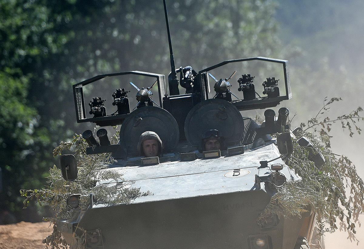 https://www.morh.hr/wp-content/gallery/na-vojnom-poligonu-u-slunju-odrzana-vjezba-puma-19/puma_19_03062019_52.jpg