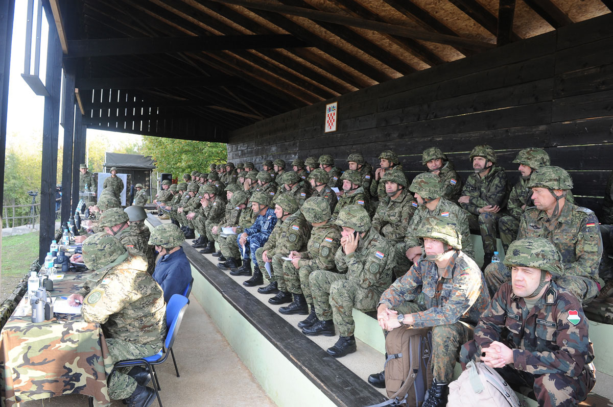 https://www.morh.hr/wp-content/gallery/na-vp-slunj-odrzana-vjezba-udar-17/udar_mc_03102017_05.jpg