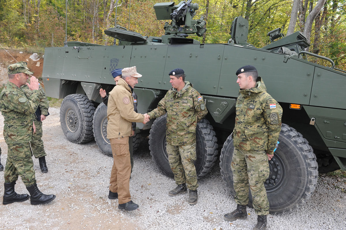 https://www.morh.hr/wp-content/gallery/na-vp-slunj-odrzana-vjezba-udar-17/udar_mc_03102017_15.jpg