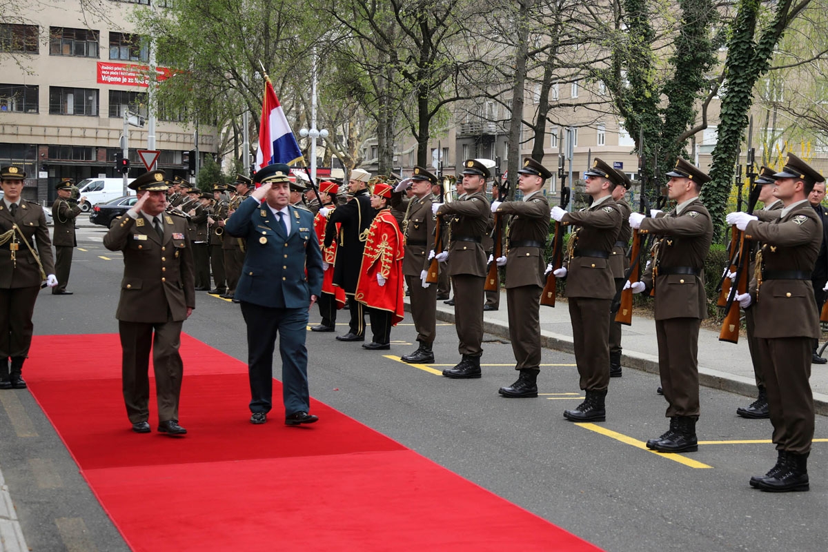 https://www.morh.hr/wp-content/gallery/nacelnik-glavnog-stozera-armije-makedonije-u-posjeti-hrvatskoj/ngs_amk_12042018_01.jpg