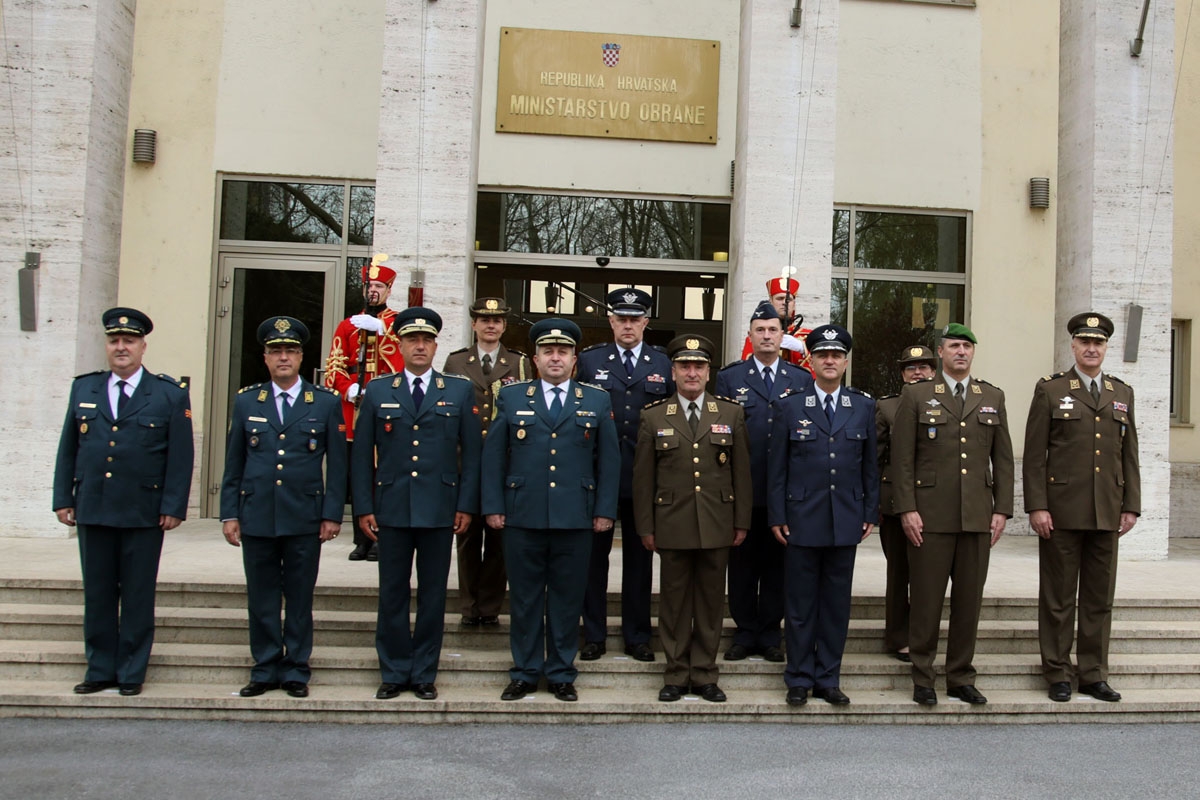 https://www.morh.hr/wp-content/gallery/nacelnik-glavnog-stozera-armije-makedonije-u-posjeti-hrvatskoj/ngs_amk_12042018_04.jpg