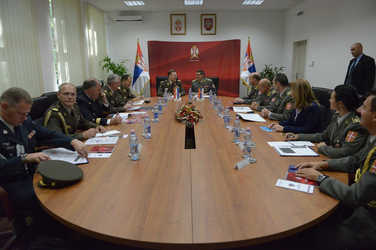 https://www.morh.hr/wp-content/gallery/nacelnik-glavnog-stozera-osrh-u-sluzbenom-posjetu-srbiji/lovric_05092013_06.jpg