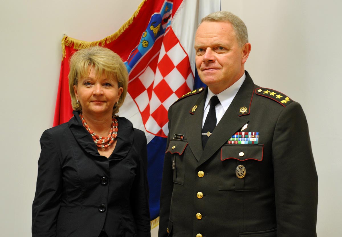 https://www.morh.hr/wp-content/gallery/nacelnik-gs-os-latvije-u-posjetu-hrvatskoj/ngsoslatvije_11072013_02.jpg