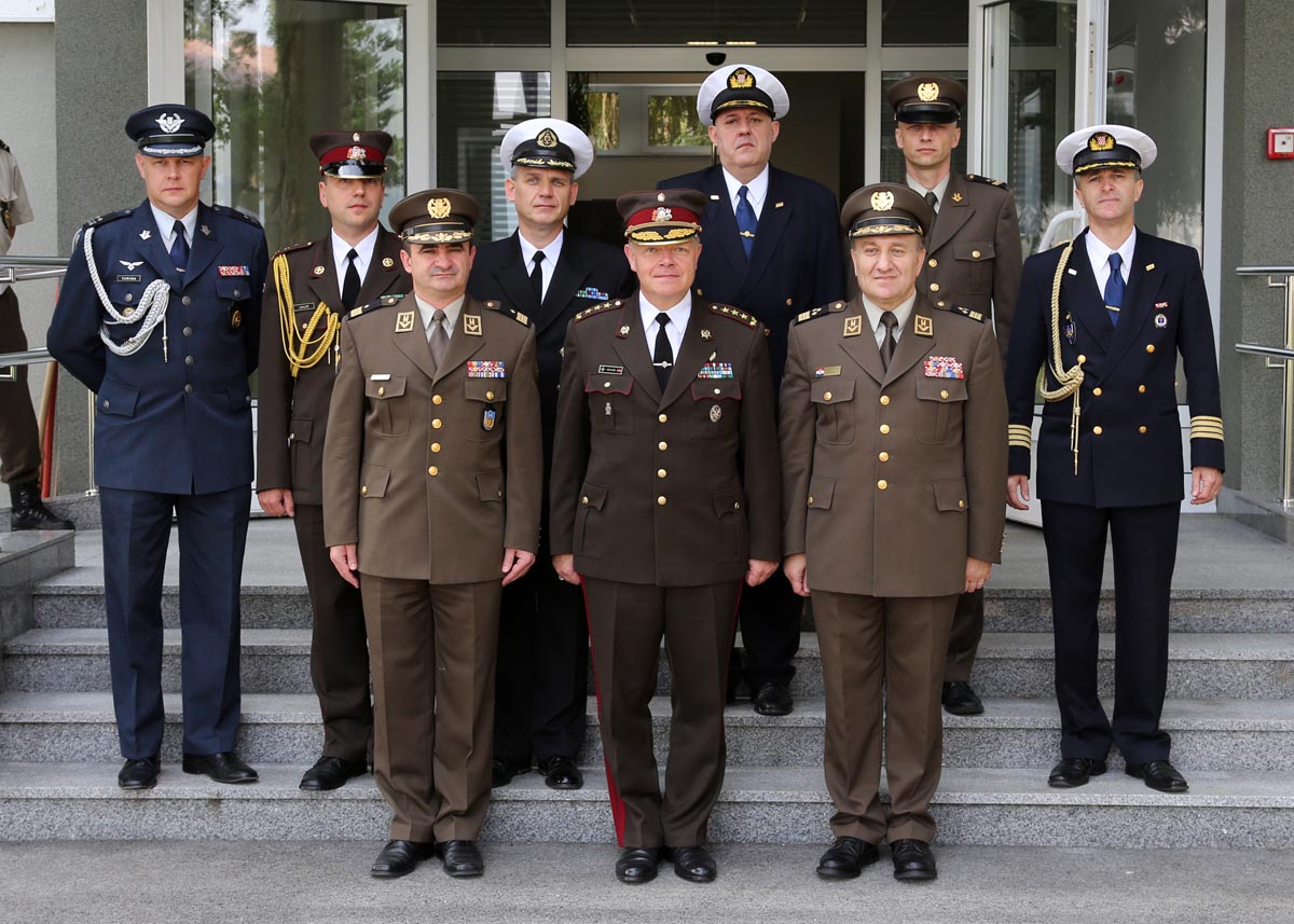 https://www.morh.hr/wp-content/gallery/nacelnik-gs-os-latvije-u-posjetu-hrvatskoj/ngsoslatvije_11072013_12.jpg
