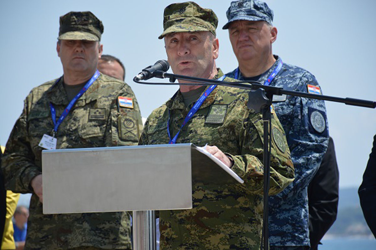 https://www.morh.hr/wp-content/gallery/nacelnik-gs-os-rh-na-taktickom-tehnickom-zboru-pp-snaga-u-divuljama/divulje_020617_09.jpg