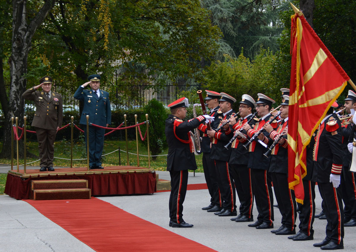 https://www.morh.hr/wp-content/gallery/nacelnik-gs-os-rh-u-sluzbenom-posjetu-republici-makedoniji/lovric_me_16102015_03.jpg