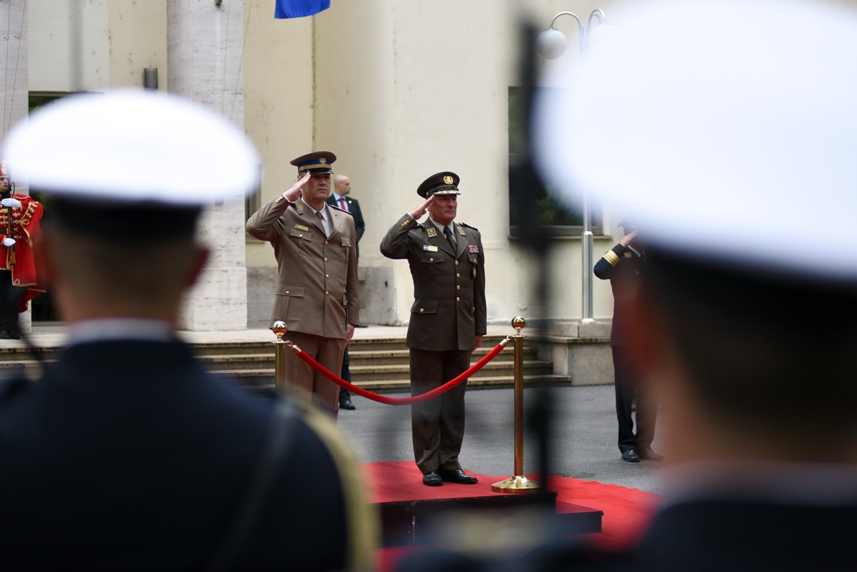 https://www.morh.hr/wp-content/gallery/nacelnik-zajednickog-stozera-bih-u-sluzbenom-posjetu-hrvatskoj/sastanak_izaslanstava_obrane_rh_i_bih_02102018_08.jpg