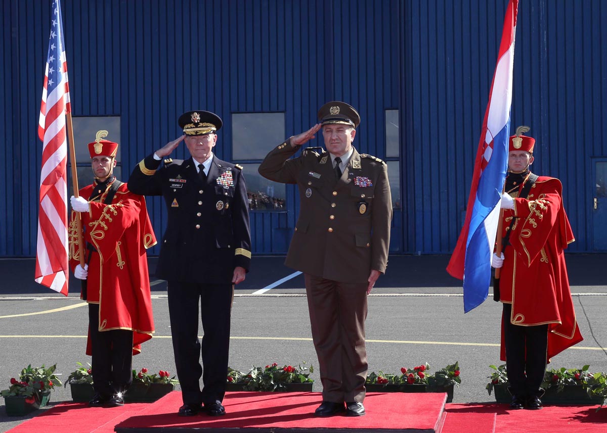 https://www.morh.hr/wp-content/gallery/nacelnik-zdruzenog-stozera-os-sad-a-general-dempsey-stigao-u-hrvatsku/dempsey_21092014_01.jpg