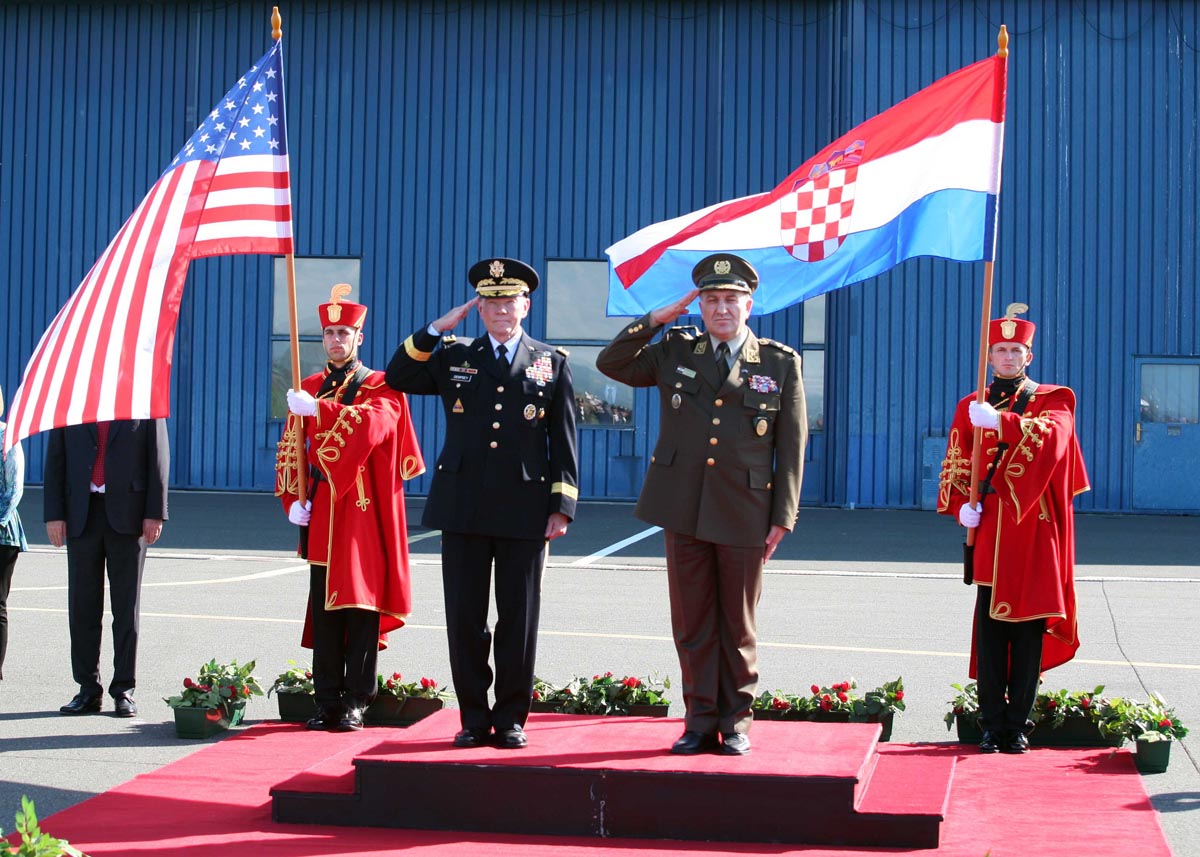 https://www.morh.hr/wp-content/gallery/nacelnik-zdruzenog-stozera-os-sad-a-general-dempsey-stigao-u-hrvatsku/dempsey_21092014_03.jpg